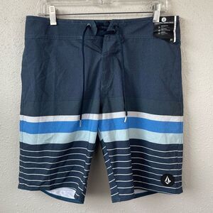 NWT Volcom Modtech Swim Trunks Size 31